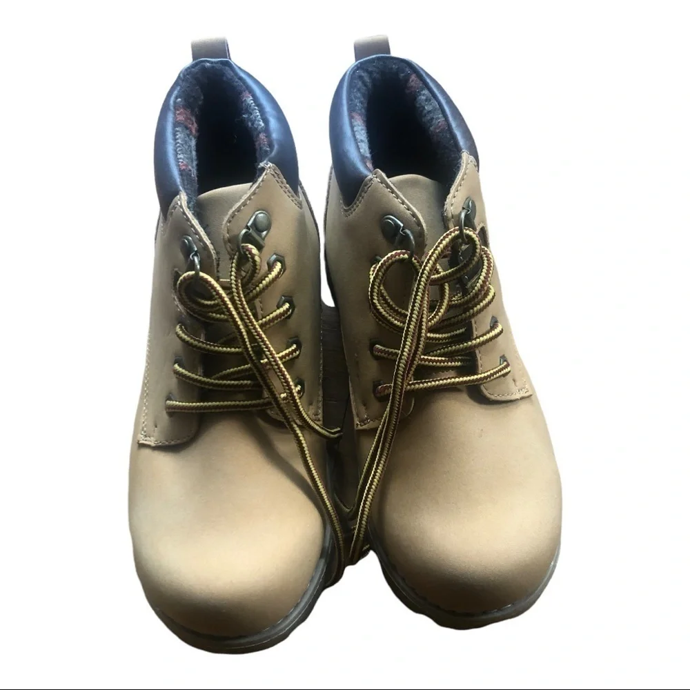 Boys Boots like New worn one time inside the house Size2/3